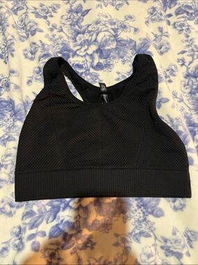 PINK Victoria's Secret Black Seamless Racerback Sports Bra